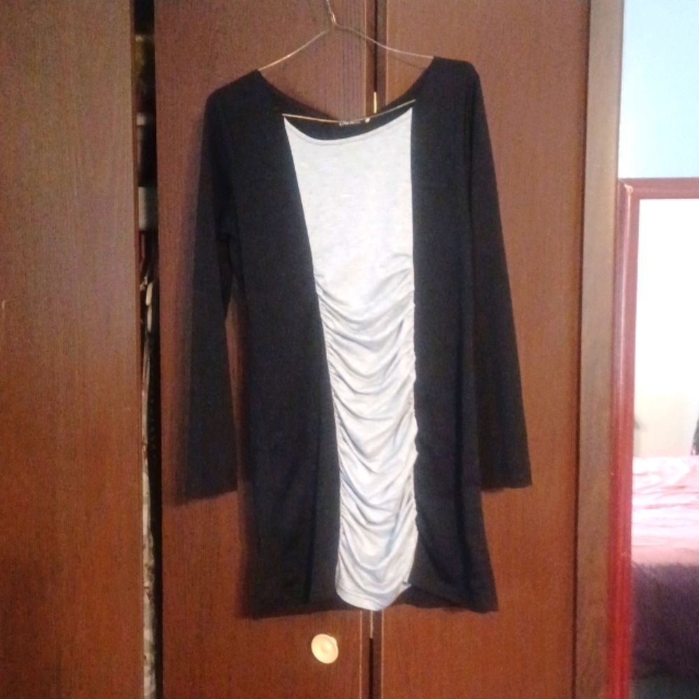 Black and gray dress Ownest brand size XXL, never worn fits like a large